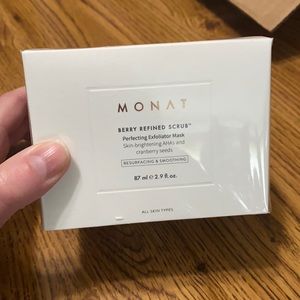 Monat Berry Refined Scrub